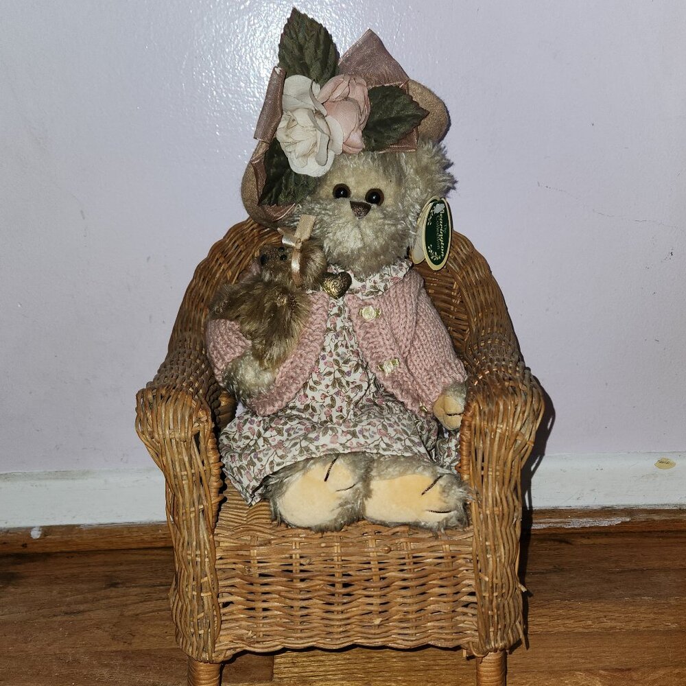 The Bearington Collection "Daisy and Belle"- 14" Collectible Bear #1069 w/tags